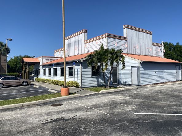 125 N Sykes Creek Pkwy, Merritt Island, FL 32953